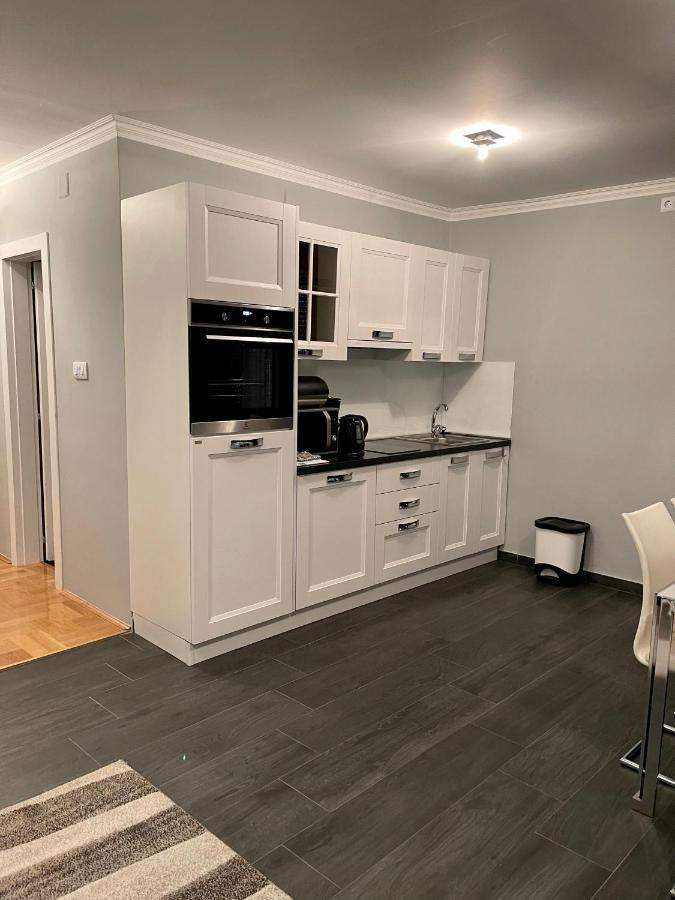 Apartments Prestige Петркане Екстериор снимка