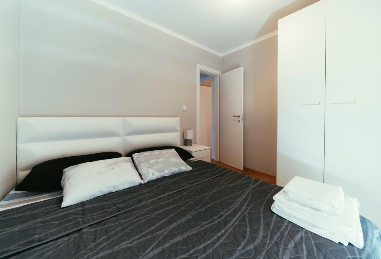 Apartments Prestige Петркане Екстериор снимка